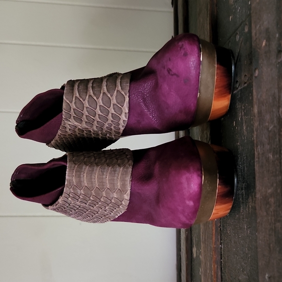 Devi Kroell Leather Platform Booties - Picture 15 of 16